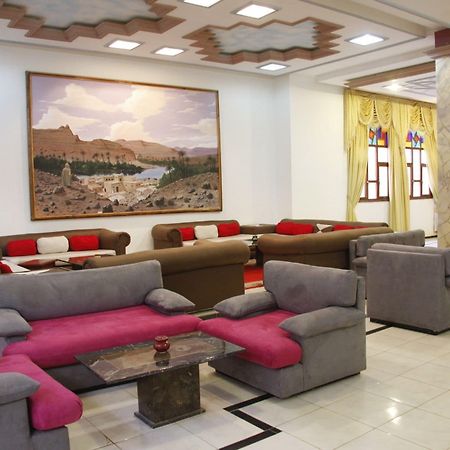 El Ati Hotel Erfoud Bagian luar foto